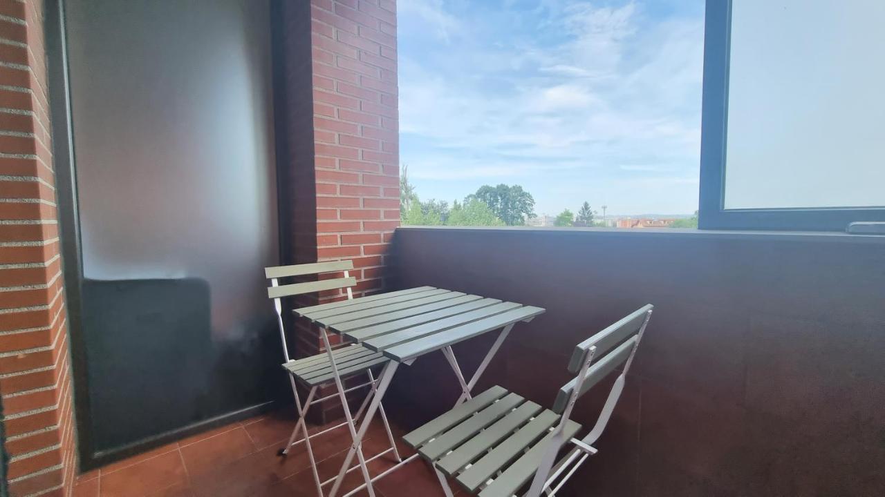 Piso Zona Hospital 6 Personas Apartment Oviedo Bagian luar foto